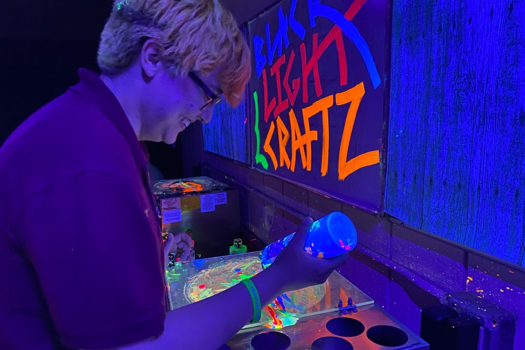 Handicrafts Black Light Craftz 3x2